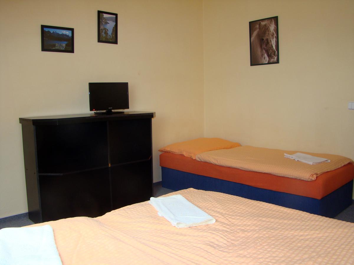 Restaurace Penzion Rafael Dlouhá Brtnice Room photo